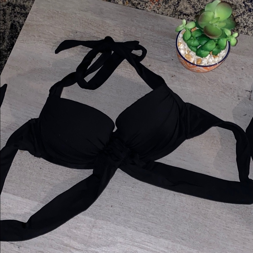 Victoria’s Secret Push Up Criss-cross Bikini Top